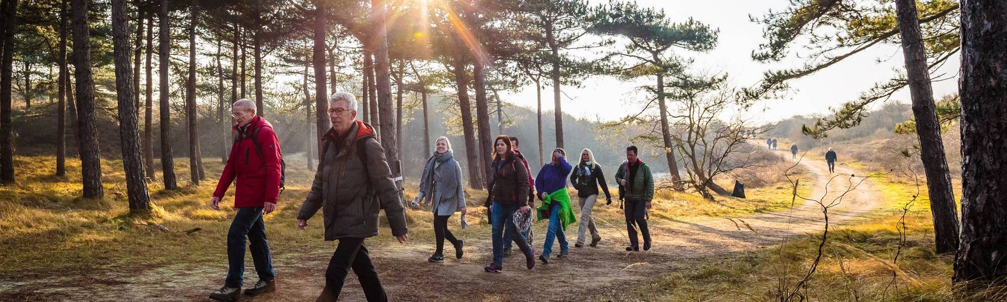 Wandelen door de duinen